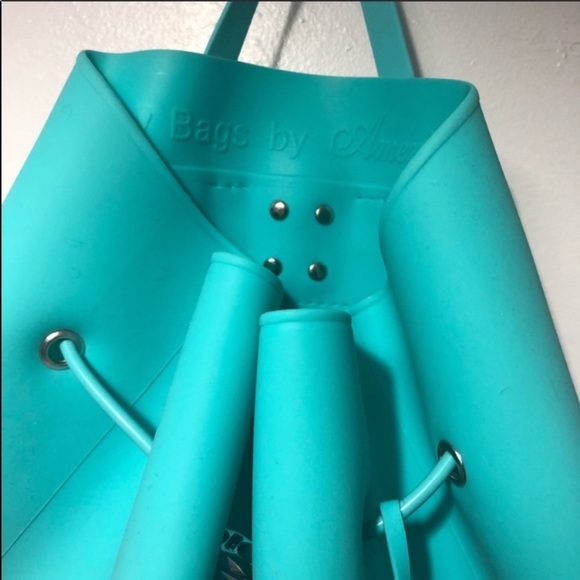 - AMAZING NEW AMERICAN JEWELS BIRTHDAY CAKE backpack main image 6